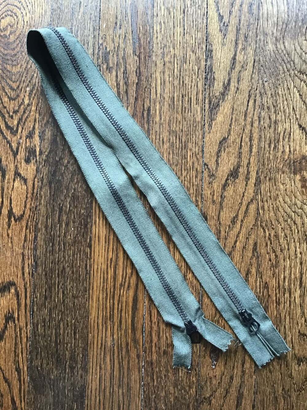VINTAGE 29” Scovill Gripper Metal Separating Zipper SAGE ARMY GREEN